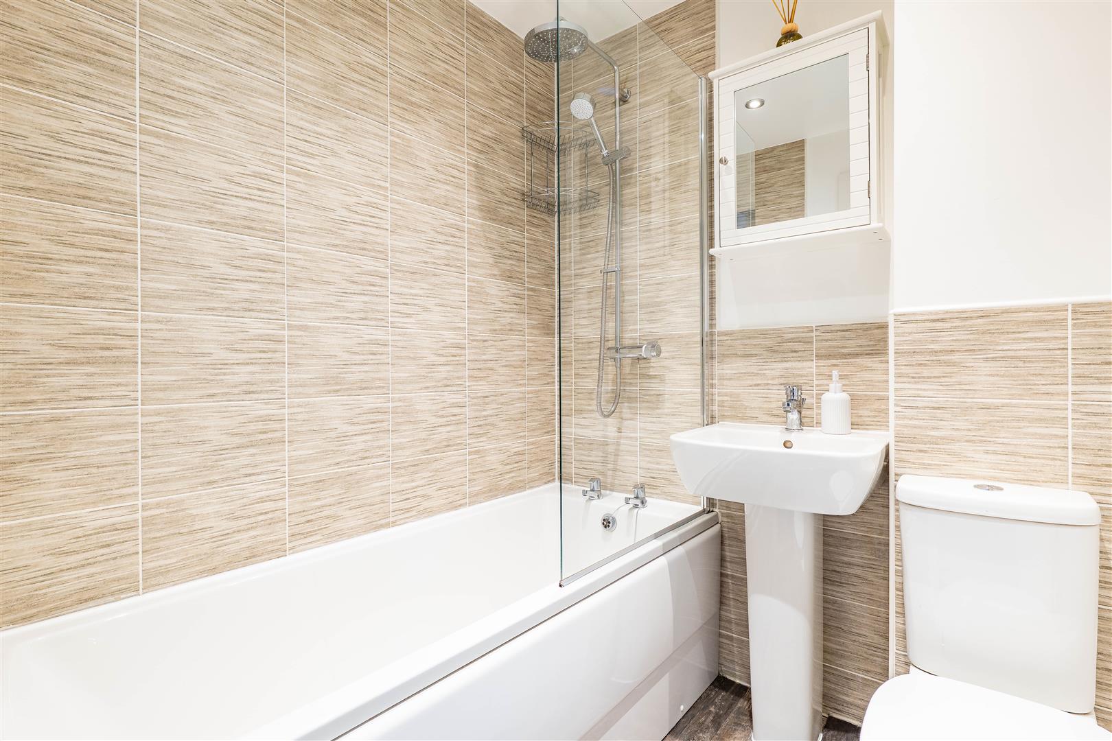 3 bed property in Halifax Drive, Chorley